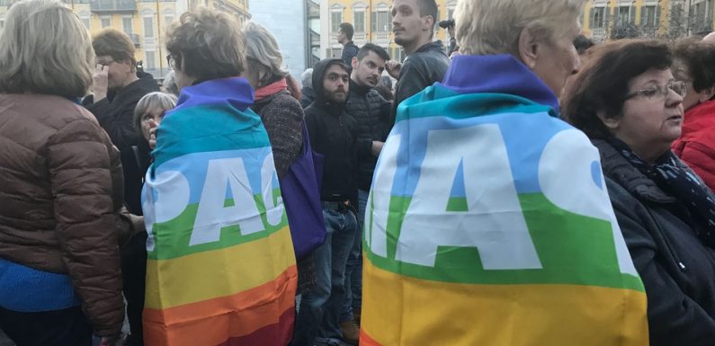 «Gilets jaunes» à Nice: «Ça aurait pu être moi»… Des centaines de personnes se rassemblent en soutien à Geneviève Legay