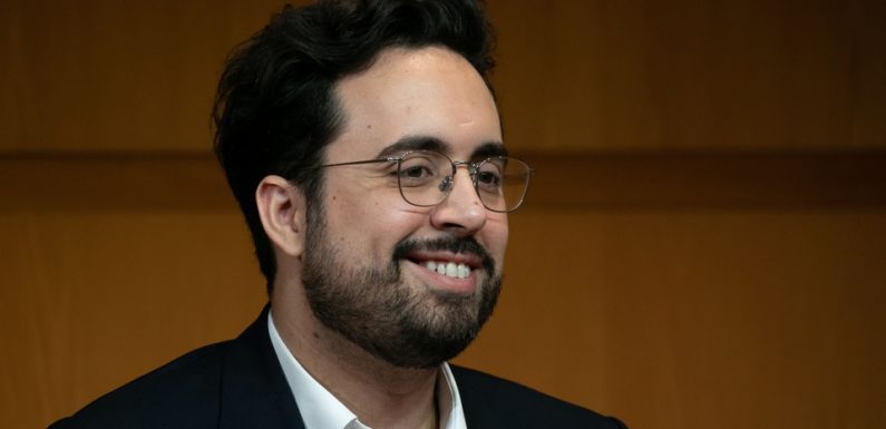 Municipales à Paris: Mounir Mahjoubi officialise sa candidature à l’investiture LREM
