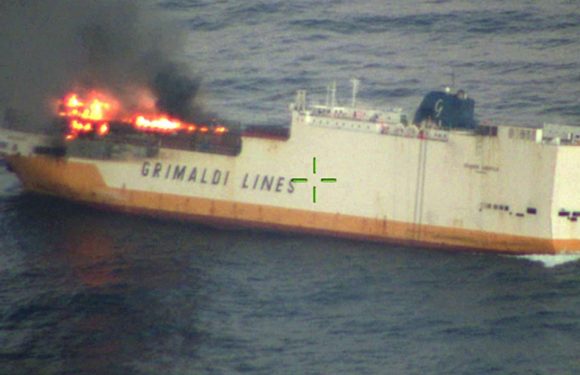 VIDEO. «Grande America»: Des traces d’hydrocarbures sur une plage de Gironde, viennent-elles du navire?