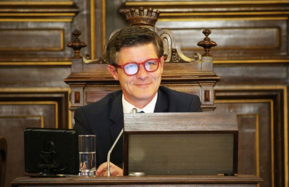 Bordeaux : Ça y est, Nicolas Florian a été installé dans le fauteuil de maire ce jeudi