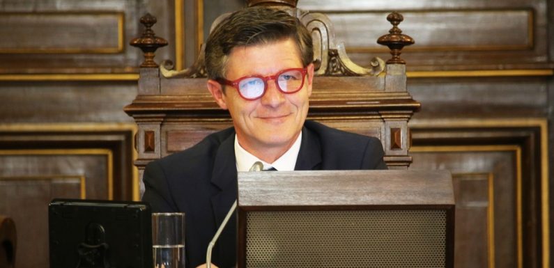 Bordeaux : Ça y est, Nicolas Florian a été installé dans le fauteuil de maire ce jeudi
