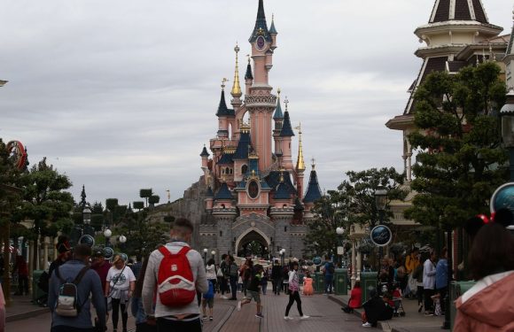 Mouvement de foule à Disneyland Paris après une fausse alerte