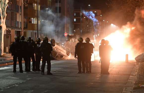 Emeutes à Grenoble: De nouvelles tensions après la marche blanche pour Adam et Fatih