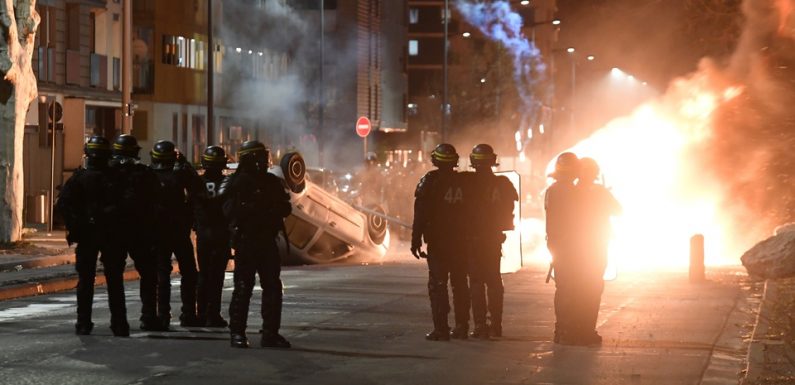 Emeutes à Grenoble: De nouvelles tensions après la marche blanche pour Adam et Fatih