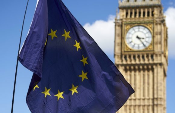 Brexit: Theresa May envisage de soumettre une quatrième fois l&rsquo;accord aux députés