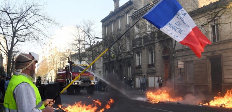 «Gilets jaunes»: De Bordeaux à Lille, les manifestants ont bravé les interdictions