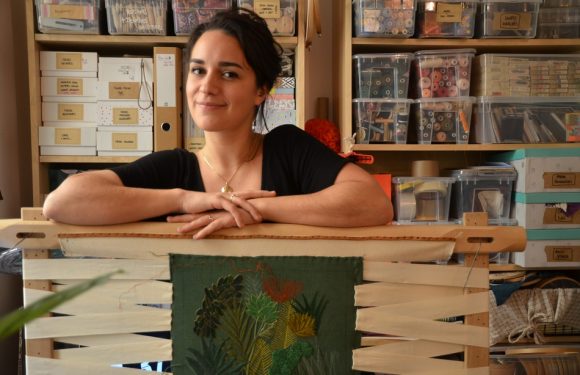 Lyon: Zélia Smith, costumière à l&rsquo;Opéra de Lyon, «rêvait de confectionner des robes de princesses»