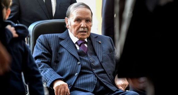 Algérie : Abdelaziz Bouteflika renonce à briguer un 5ème mandat