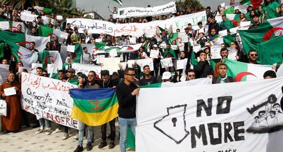 Bouteflika lâché par l’armée algérienne : « Il ne faut pas que le peuple s’arrête »