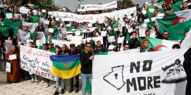 Bouteflika lâché par l’armée algérienne : « Il ne faut pas que le peuple s’arrête »