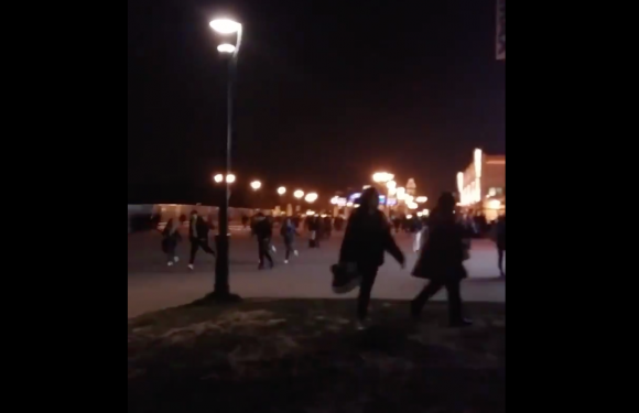 Chessy (77): scène de panique à Disneyland Paris, des gens fuient les lieux, des touristes confinés (MàJ: un incident technique aurait engendré le mouvement de foule)