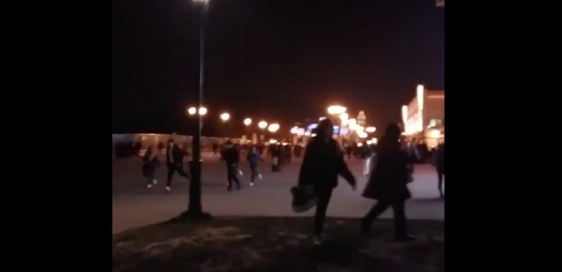 Chessy (77): scène de panique à Disneyland Paris, des gens fuient les lieux, des touristes confinés (MàJ: un incident technique aurait engendré le mouvement de foule)
