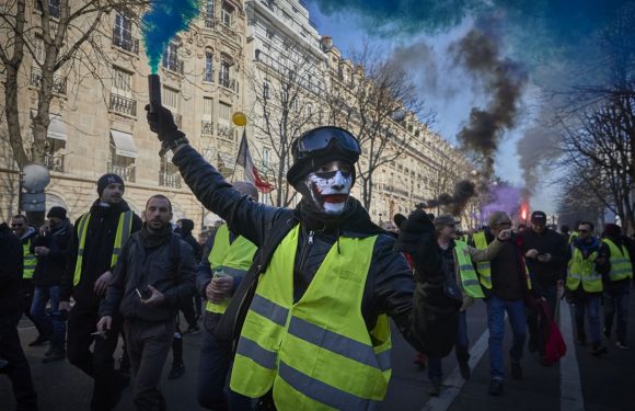 It won’t be long before France overtakes Italy as the world’s fourth most indebted country