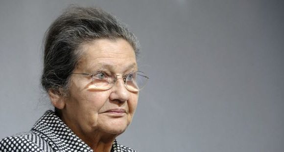 Une croix gammée sur une stèle en hommage à Simone Veil près de Nancy