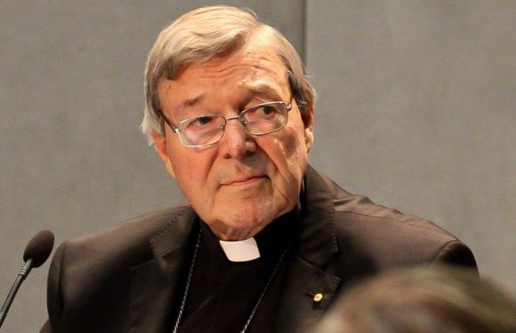 Le cardinal Pell à l’isolement, privé de bréviaire et de célébrer la messe