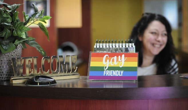 Les centres sociaux de Nevers deviennent des zones « gay friendly » : « C’est l’occasion de provoquer la discussion »