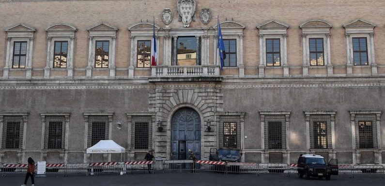 Diplomatie : trois quarts des ambassadeurs sont des hommes