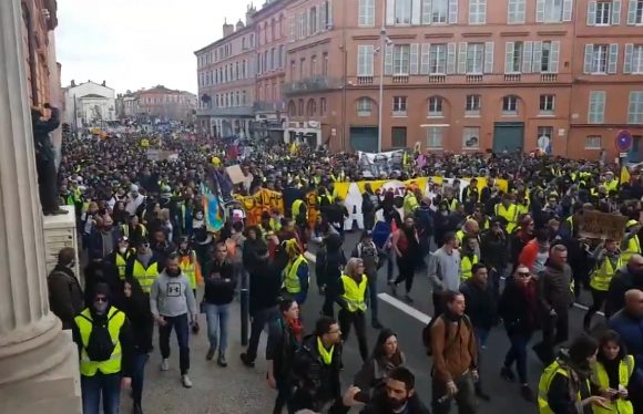 Gilets jaunes: Movement pledges ‘big month’ of action
