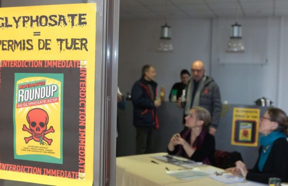 Colmar, réunion d’information sur le glyphosate : “en pissant dans un flacon, on devient acteur”