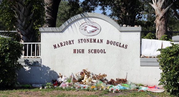 Un 2e lycéen rescapé de la fusillade de Parkland se suicide