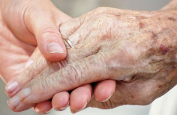 Avant l’euthanasie obligatoire, l’arrêt des soins après 85 ans ?