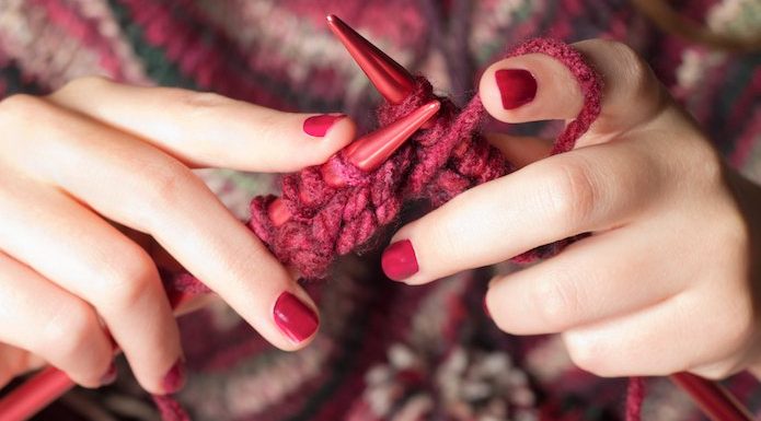 Mental et santé : le tricot serait aussi bon que le yoga