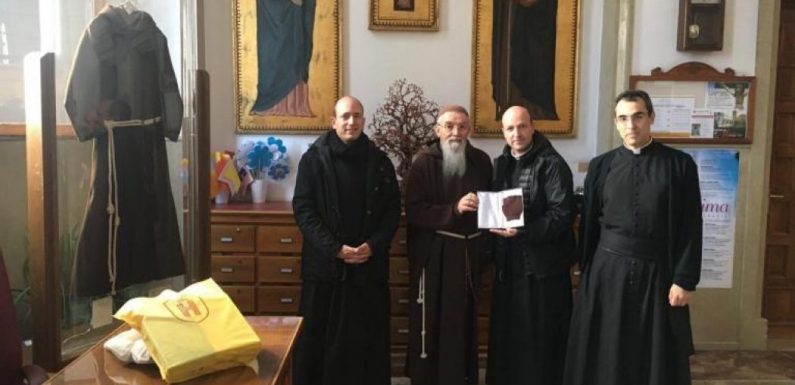 San Giovanni Rotondo cède le Mitón de Saint Padre Pío à la Fraternité sacerdotale Saint-Pie X à perpétuité
