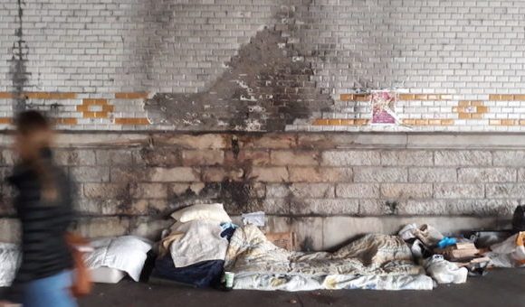 A Lyon, un rassemblement contre la politique d’hébergement qui laisse des centaines de sans-abri à la rue