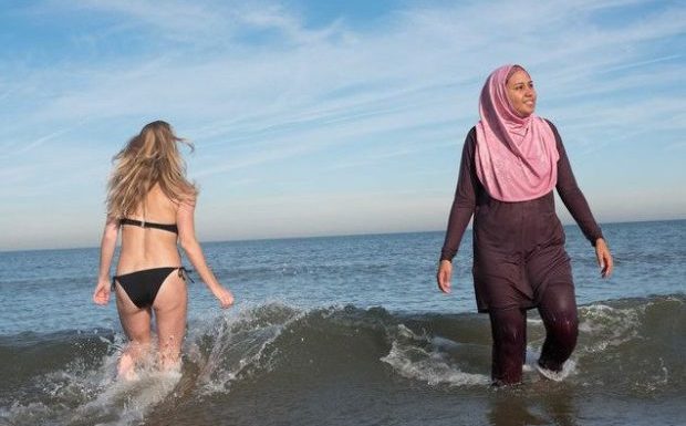 Pays-Bas : le Parti de l’Unité (islamistes) réclame des « plages halal »