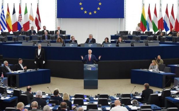 Sondages élections européennes : Grosse poussée eurosceptique. Conservateurs et socialistes n’arriveraient plus à constituer une majorité