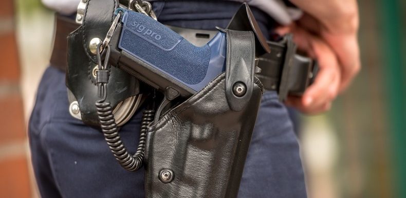 Paris : un policier retrouvé mort chez lui, il se serait suicidé avec son arme de service
