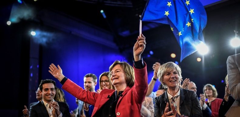 Nathalie Loiseau, tête de liste LREM, se prend les pieds dans le smic européen