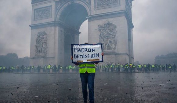Macron et les « gilets jaunes » : cinq mois de gestion de crise chaotique
