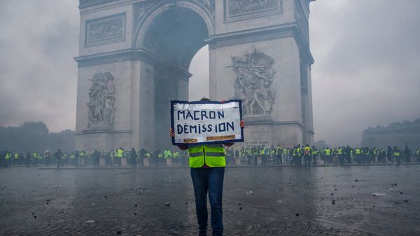 Macron et les « gilets jaunes » : cinq mois de gestion de crise chaotique