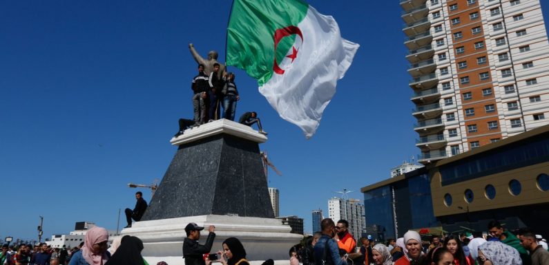 Algérie: Après des magistrats, des maires refusent d’organiser la présidentielle