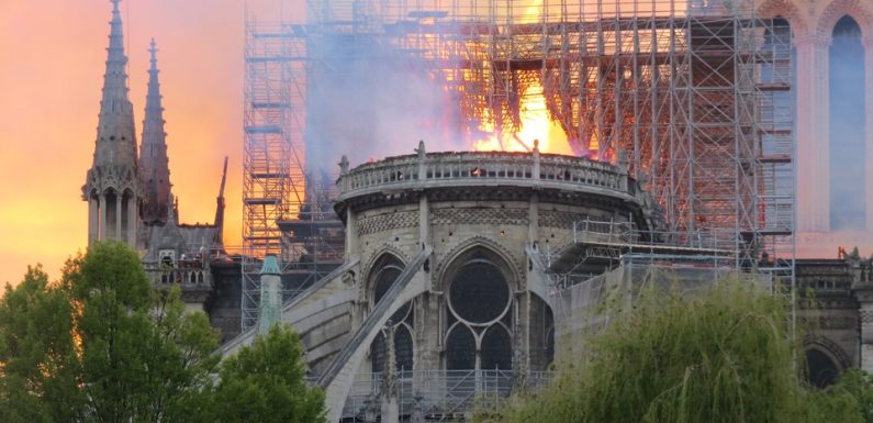 VIDEO. Incendie à Notre-Dame de Paris: «C’est la dernière fois qu’on la voit», «triste et étrange»… Les Parisiens choqués aux abords de la cathédrale