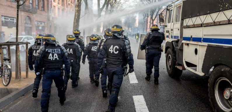 VIDEO. «Gilets jaunes»: La police a-t-elle frappé deux journalistes à Toulouse lors de l’acte 22?