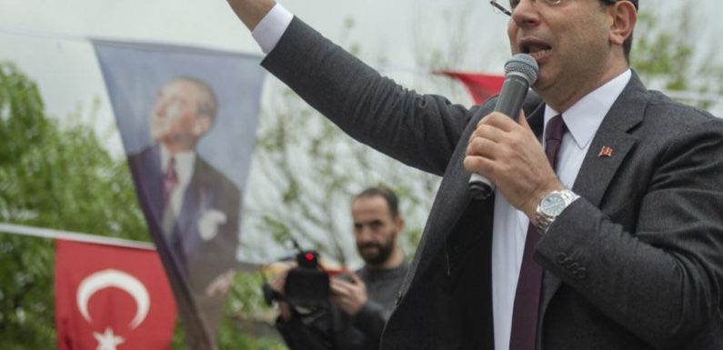 Turquie : Istanbul a son nouveau maire, scènes de liesse dans les rues
