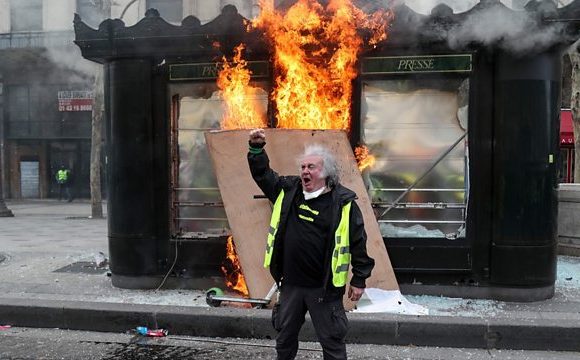 Yellow vest protests: Paris police sacked, rally bans planned