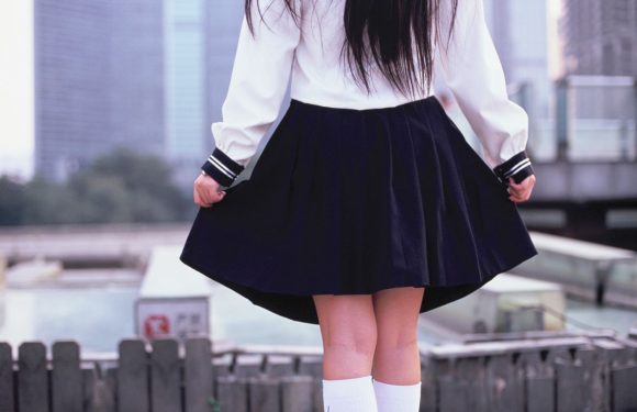 Aux USA, forcées à porter la jupe, des élèves attaquent leur école en justice et gagnent