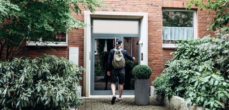 « Les faux profils courent les rues » : victime d’une agression via un site de rencontre gay, Éric témoigne