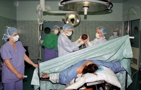 La césarienne cause plus de complications graves