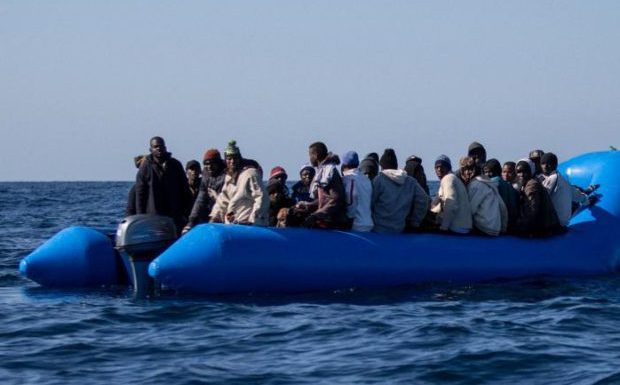 Une centaine de migrants interceptés et ramenés en Libye alors qu’ils tentaient de traverser la Méditerranée, l’ONU désapprouve