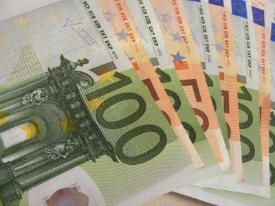 Argent gratuit : à l’origine du mal, la facilité