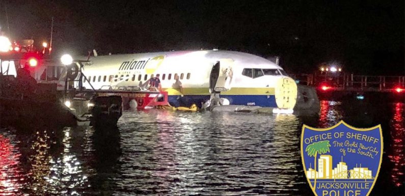 Un Boeing 737 finit son atterrissage dans un fleuve en Floride