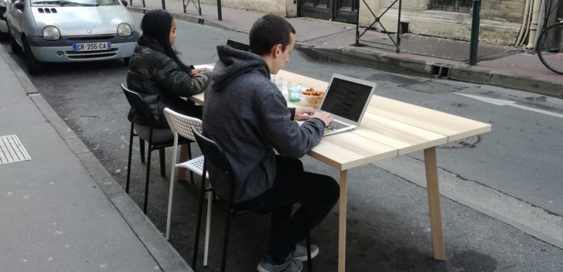 Toulouse: Il installe son bureau dans la rue, sur une place de stationnement (c’est moins cher qu’un loyer)