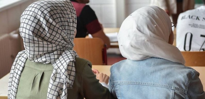 Voile islamique à l’école primaire: les députés autrichiens votent son interdiction