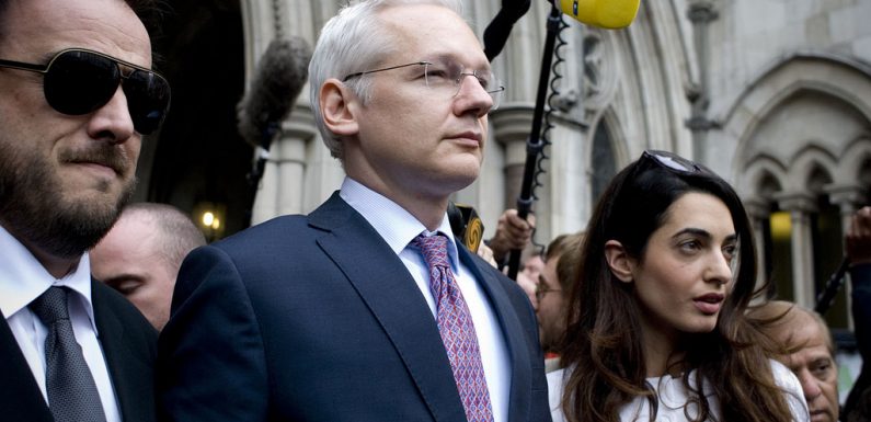 50 semaines de prison pour Julian Assange