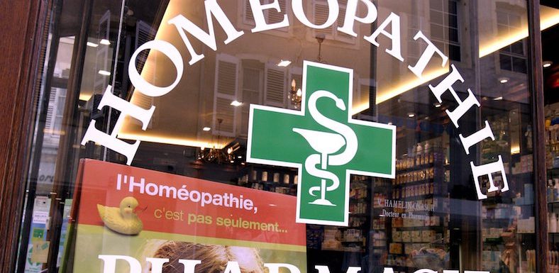Derrière l’homéopathie déremboursée, une guerre de lobbying