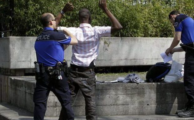 Genève : Afin de combattre les amalgames, une députée de gauche veut interdire la divulgation de la nationalité des délinquants